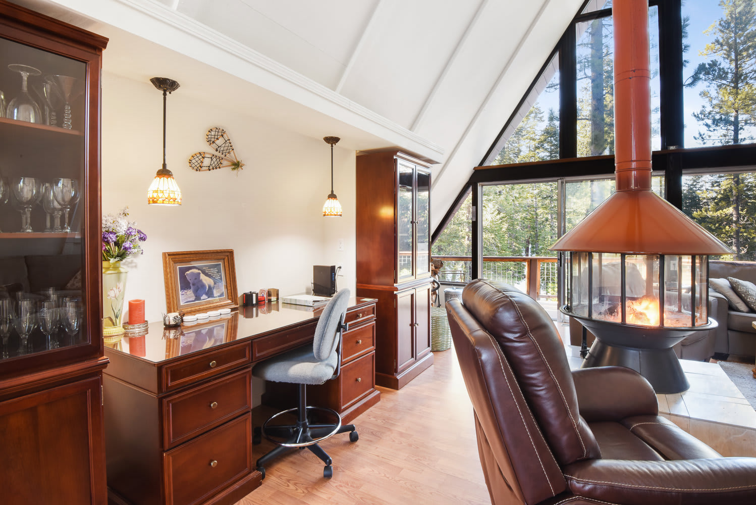 Woodside Hideout - Hop Away from Activities! 8