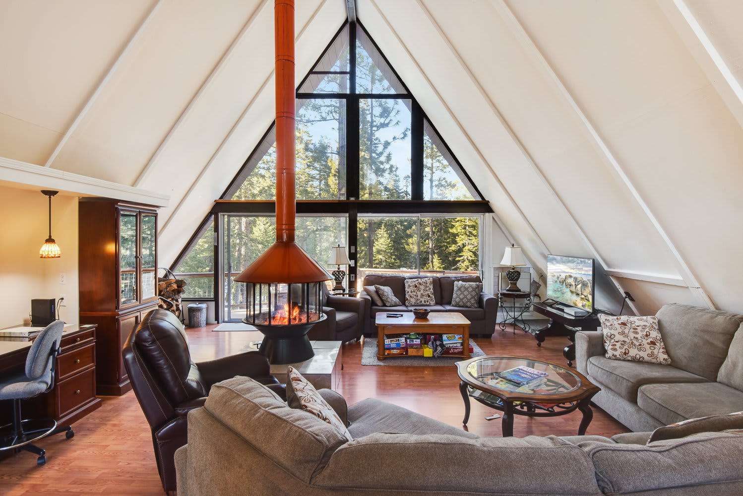 Woodside Hideout - Hop Away from Activities! 7