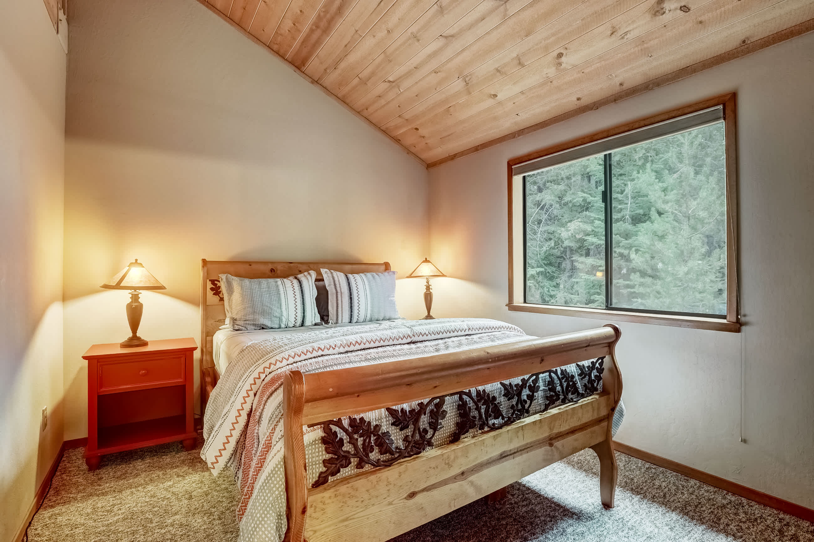 Serenity at Tahoe Donner | Peaceful, Close to Ski & Lake 5