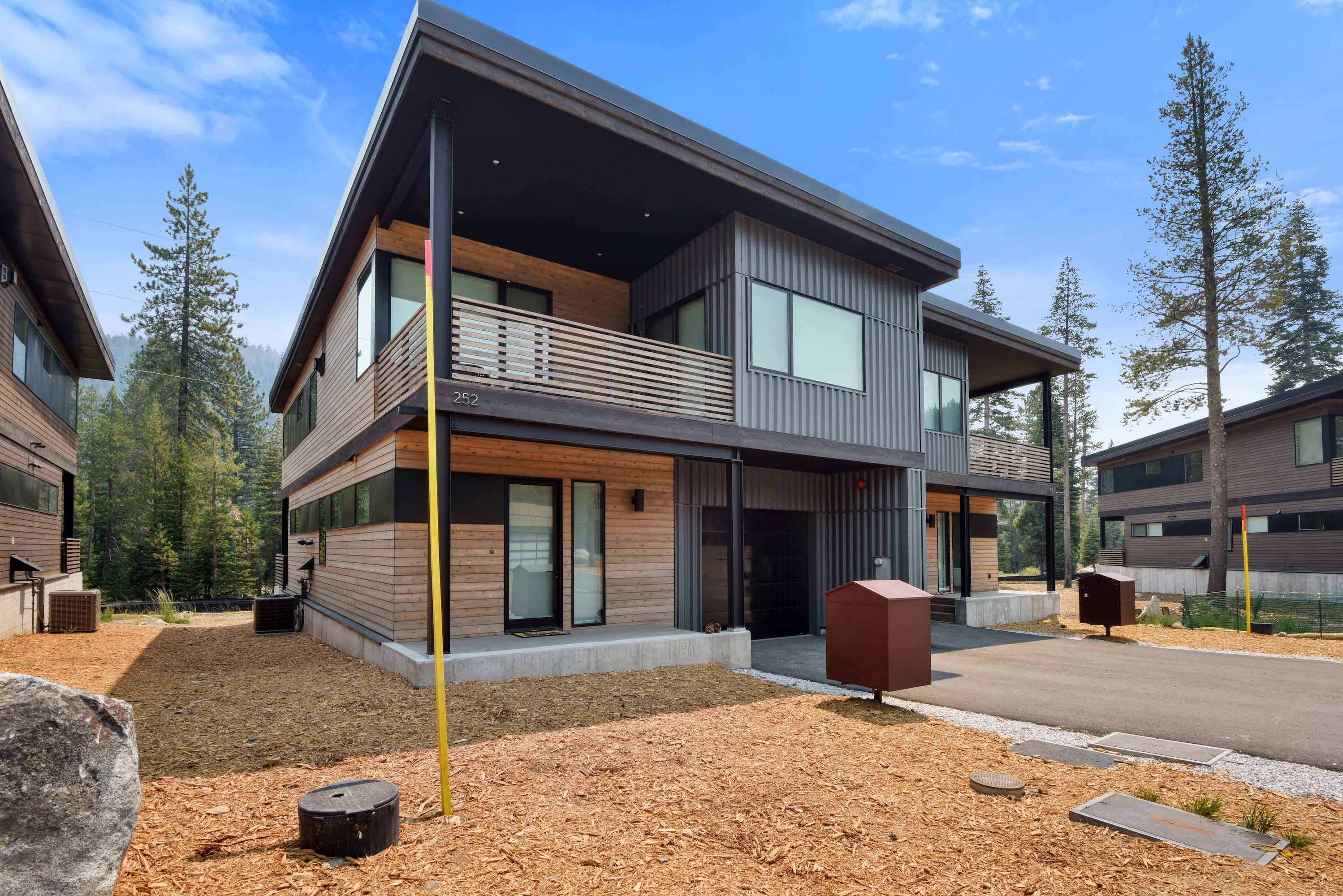 Enjoy Paradise Hot Tub, Bike & Beach Equipment!