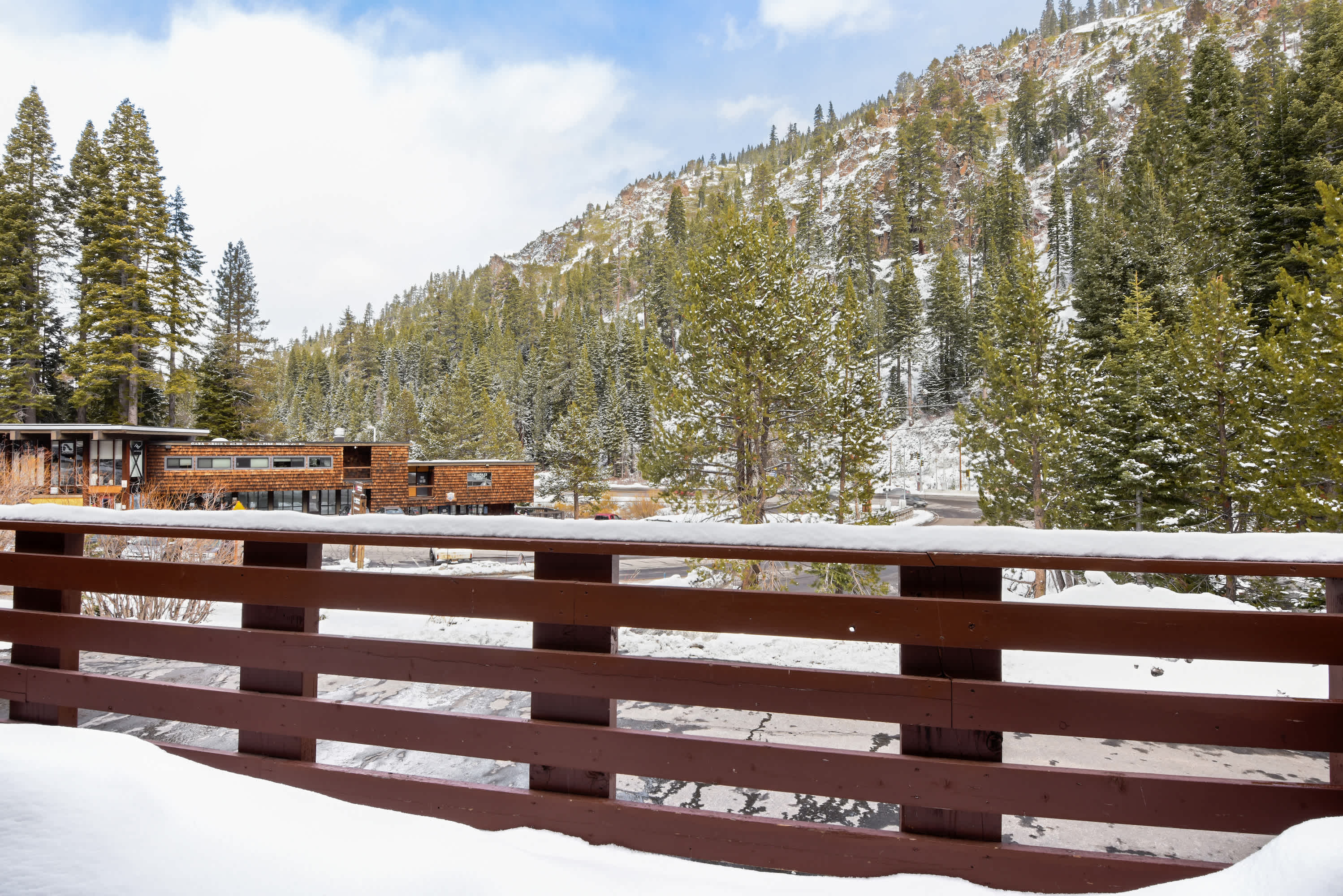 Balcony with amazing mountain views!