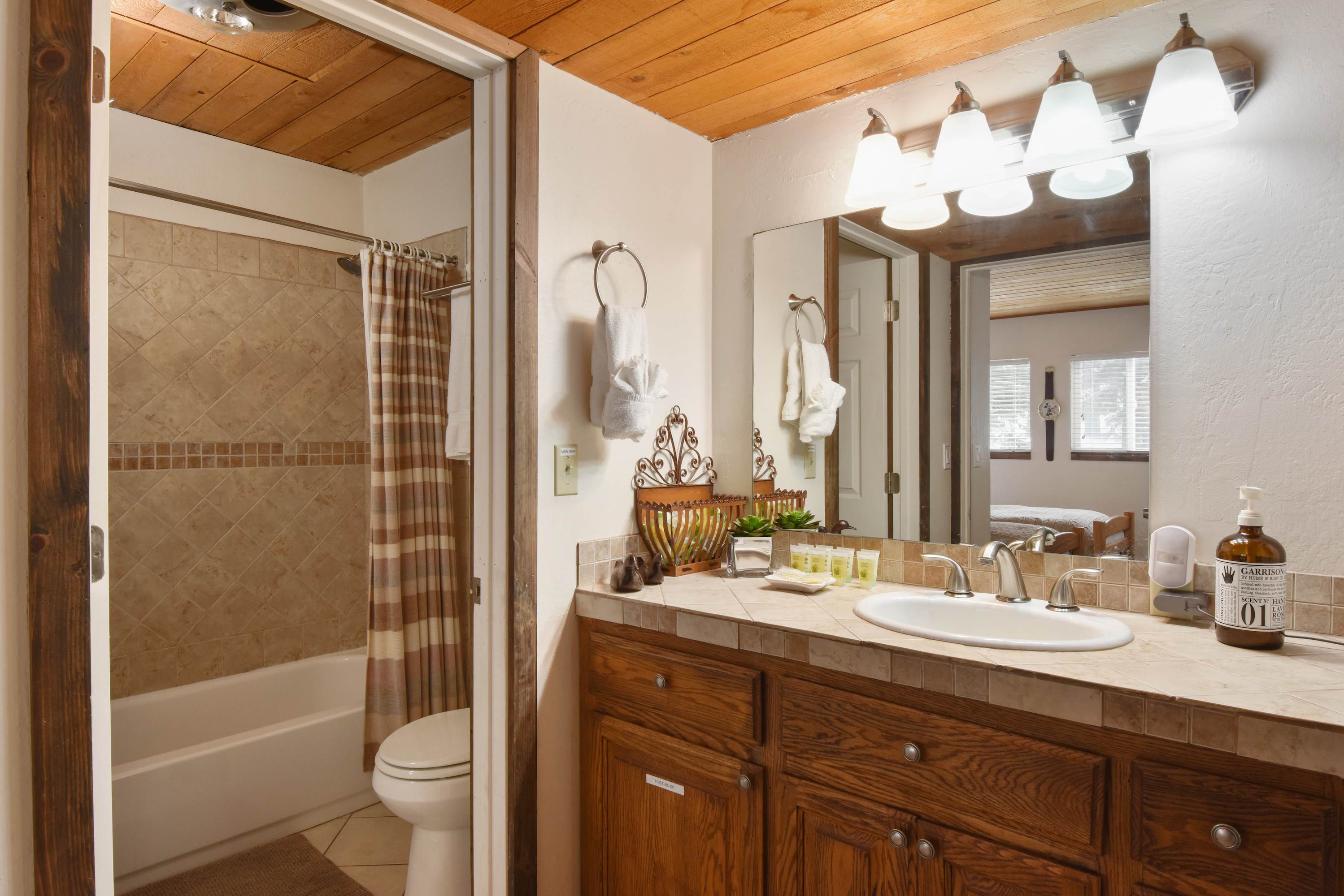 Alpine Manor Retreat, Mountain Relaxation 5