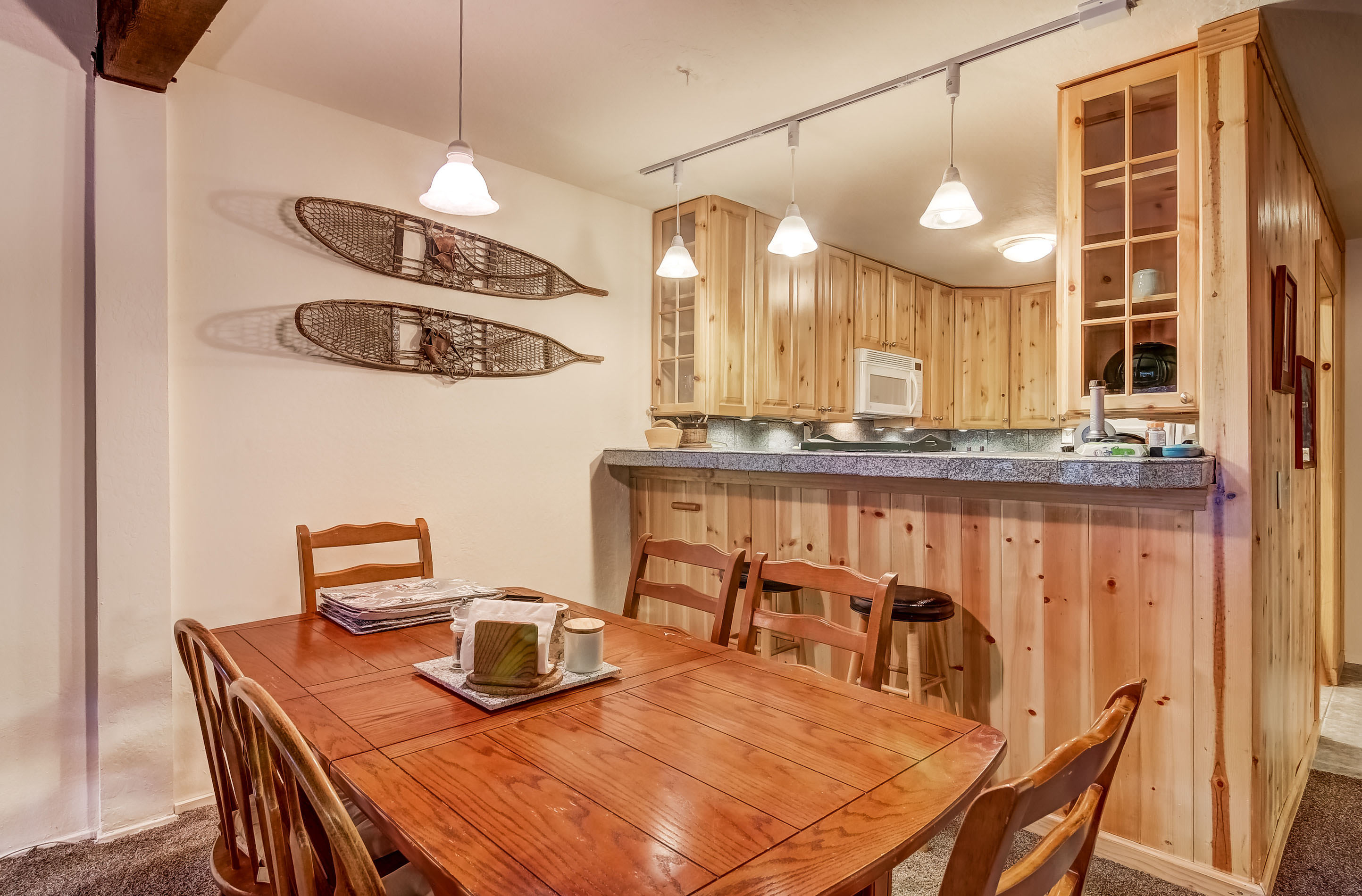 Alpine Meadows Peak, 15 Min to Commons Beach 4