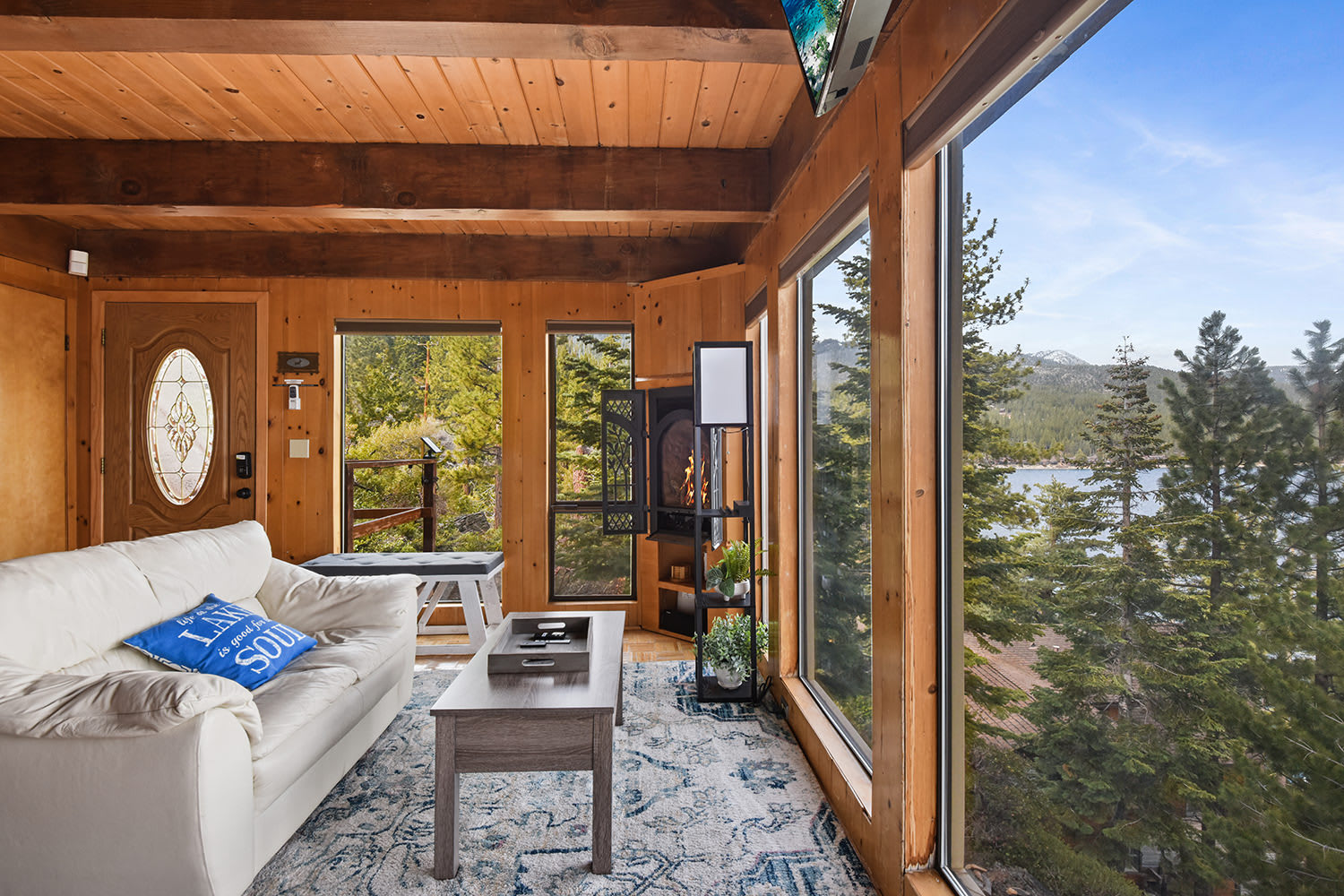 Studio with open layout overlooking Crystal Bay