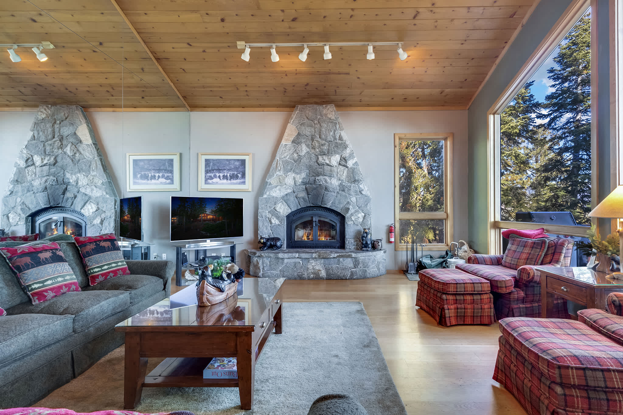 Lakeview Hideaway 3BDR for 8 w Private Hot Tub! 8