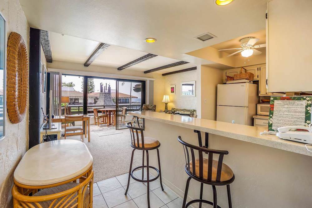 Kitchen & Dining Table