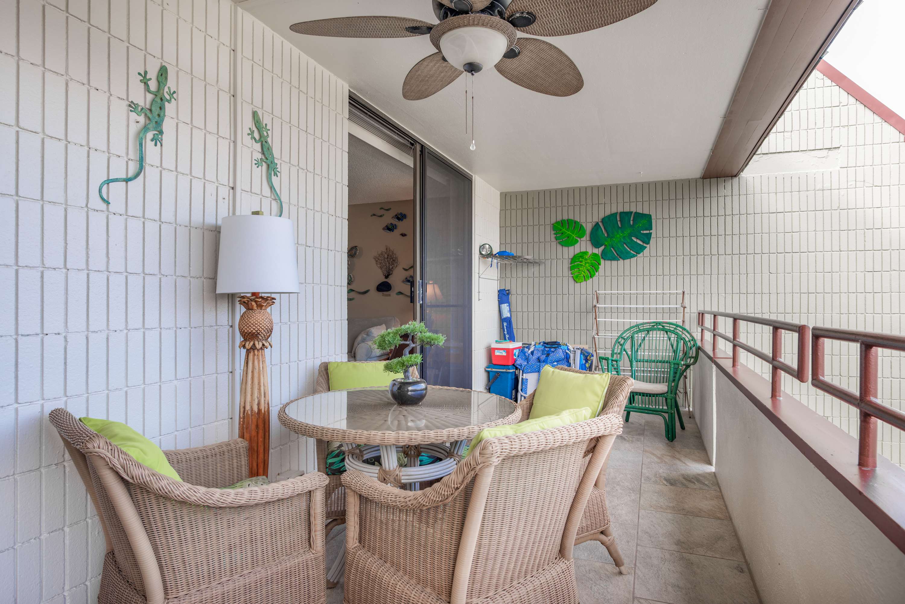 Balcony with outdoor dining