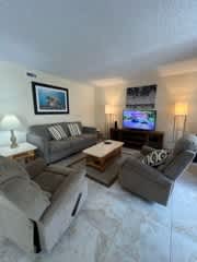 Honu Hale | Minutes away from the beach! 6