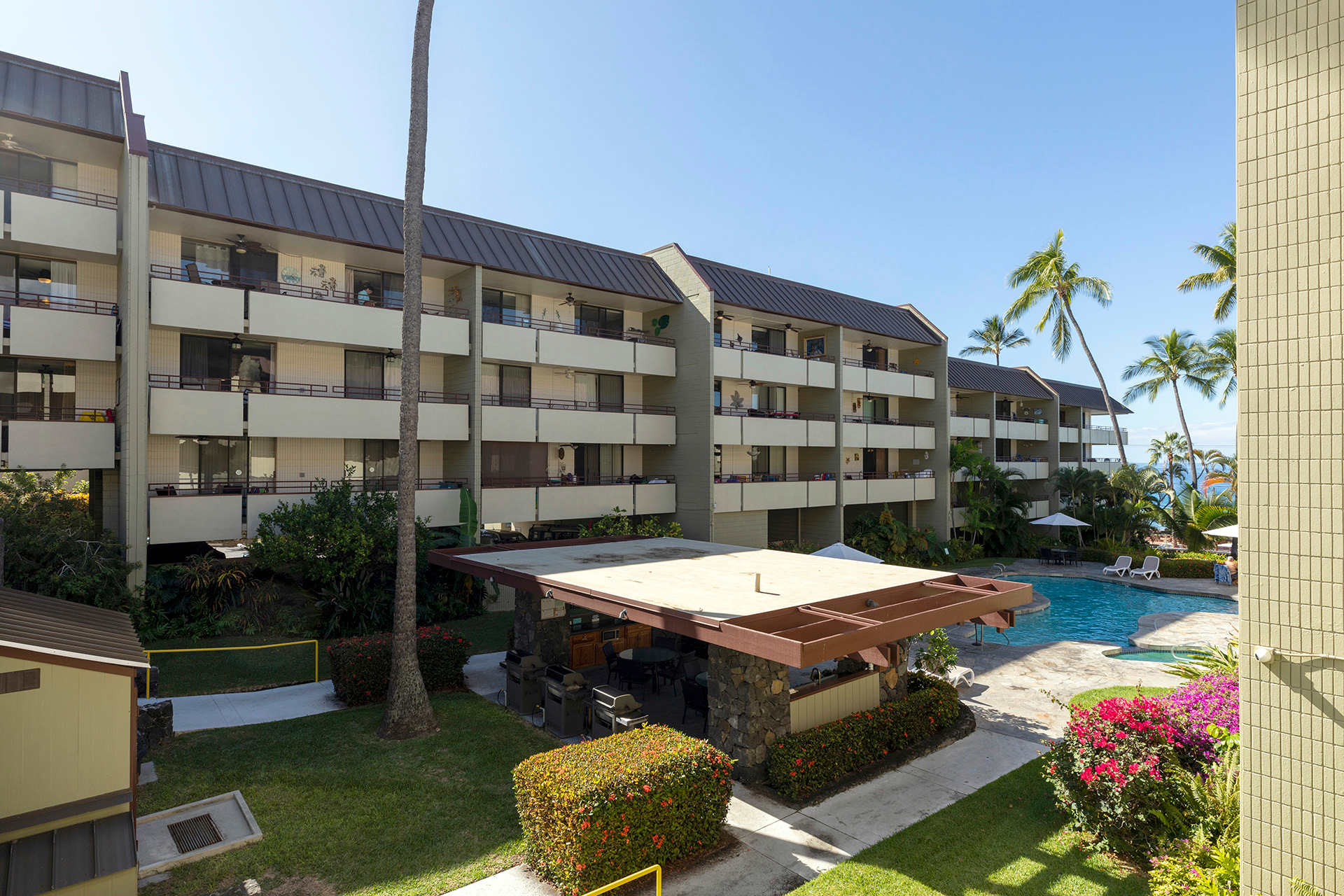 Honu Hale | Minutes away from the beach! 2