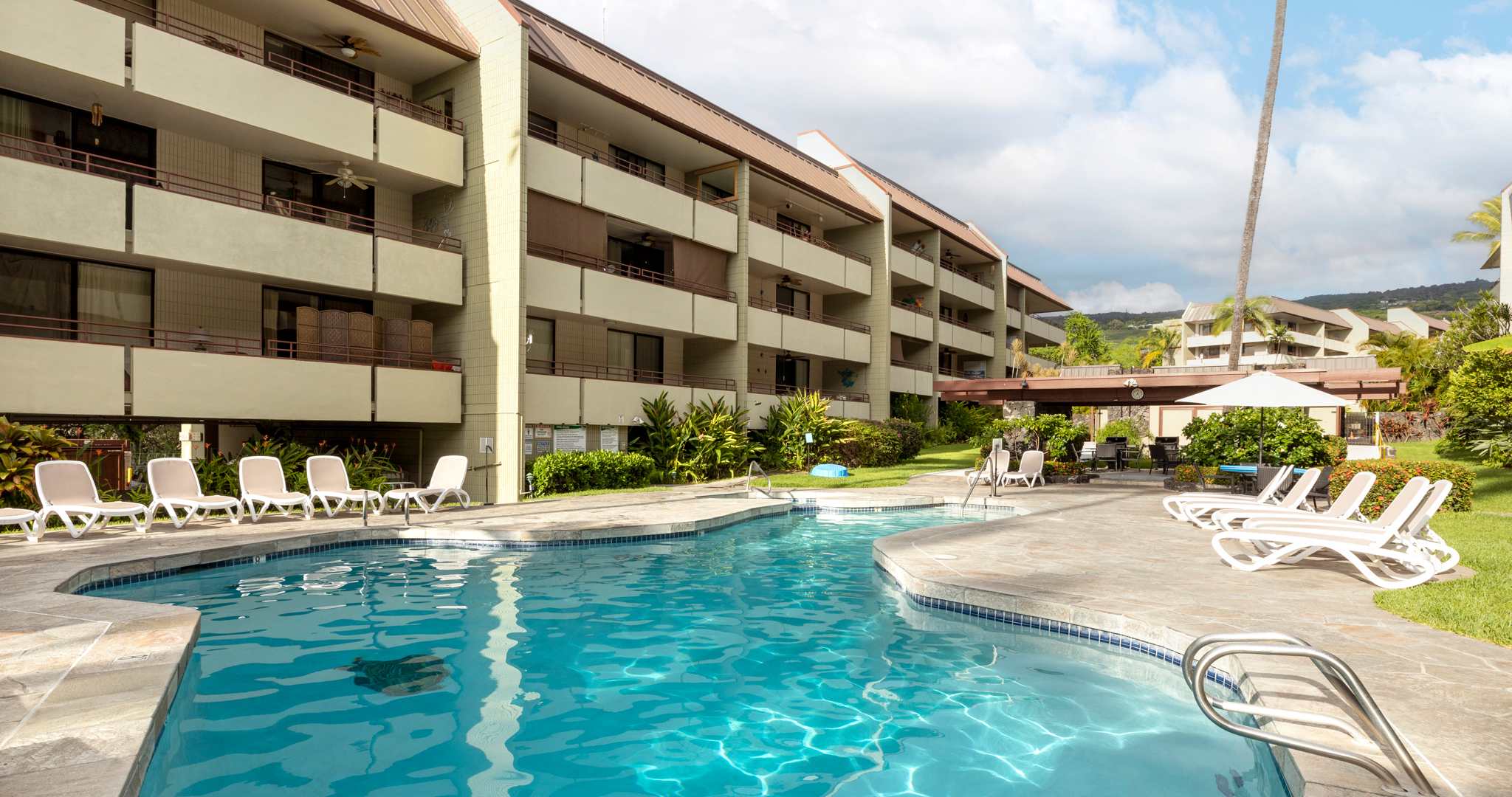 Oceanfront White Sands Village complex swimming pool