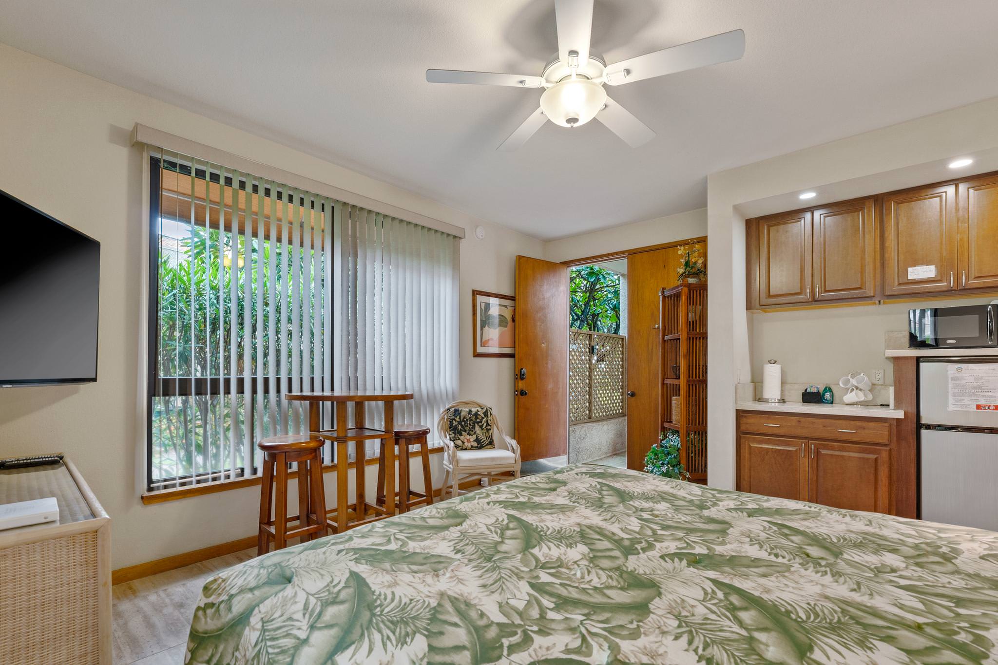 Studio with King bed, 50