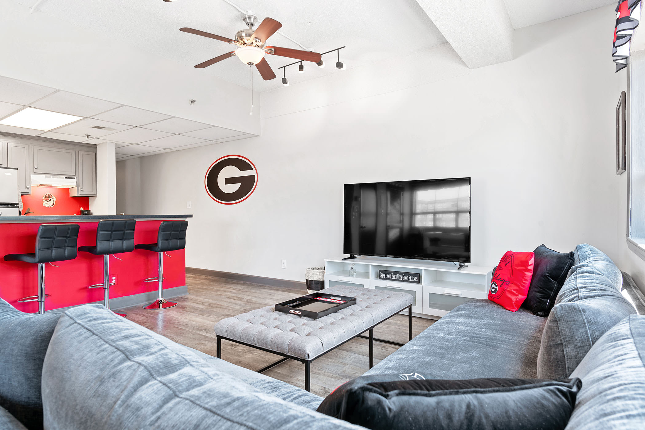 Home is Where the Arch is - Across from UGA! 5