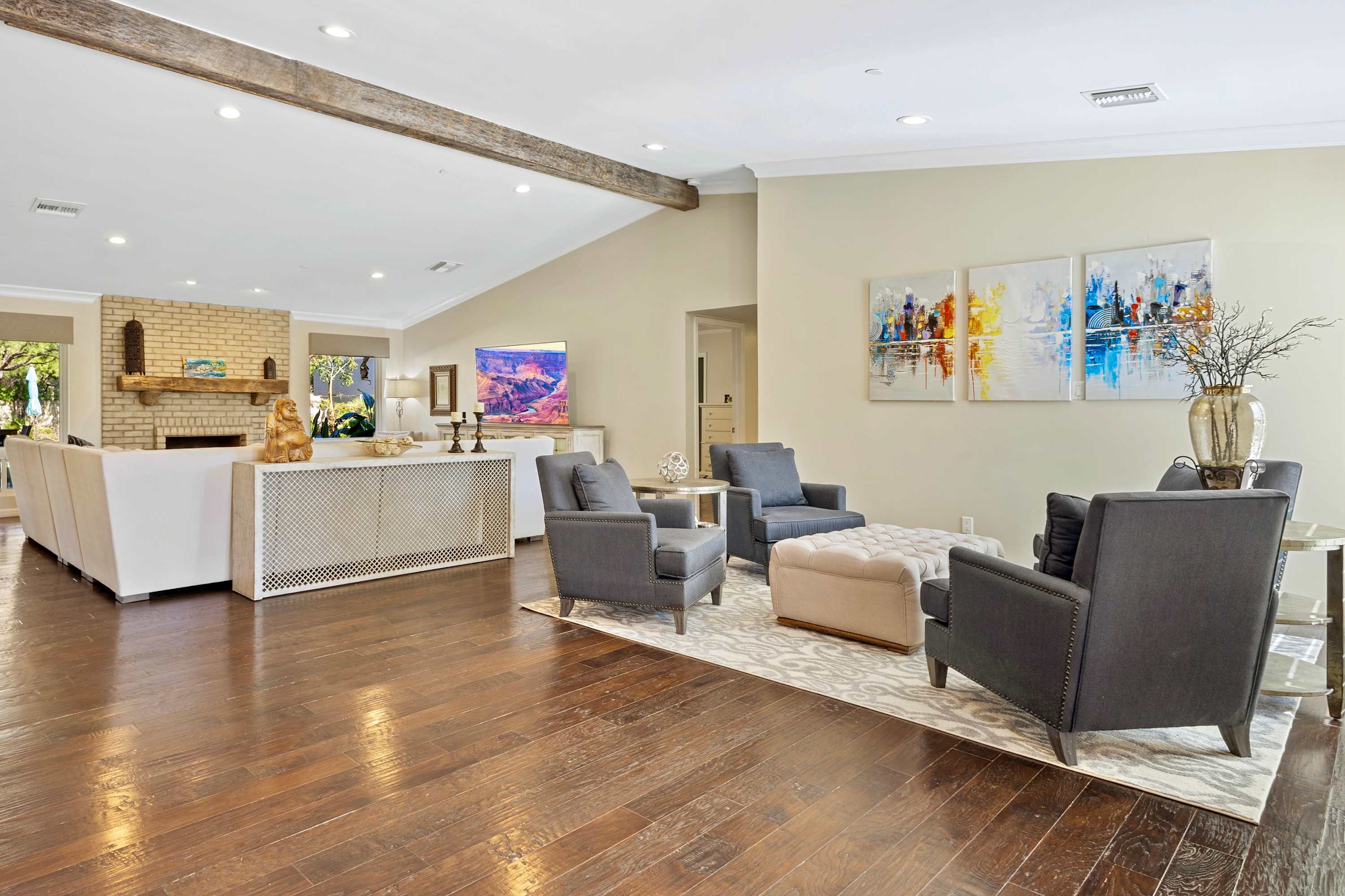 Open concept floor plan 