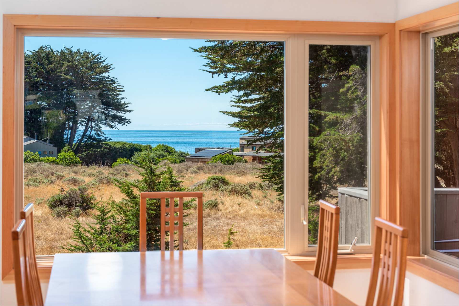 Lovely Views - Walk To Shell Beach