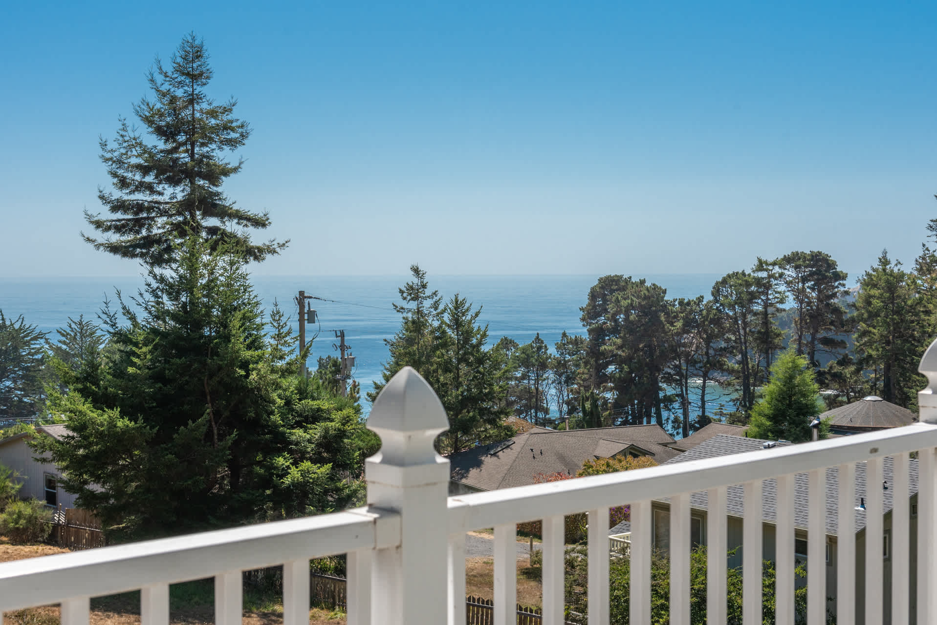 Gorgeous 3 BDR Home in Gualala With Ocean View!