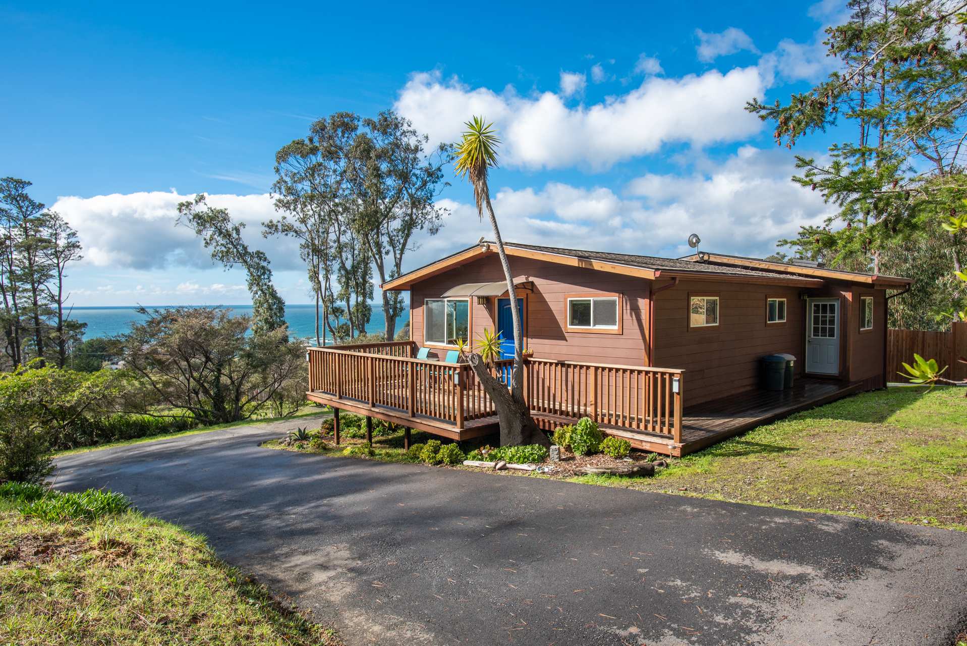Charming Family 2 BDR for 6 With Ocean Views!