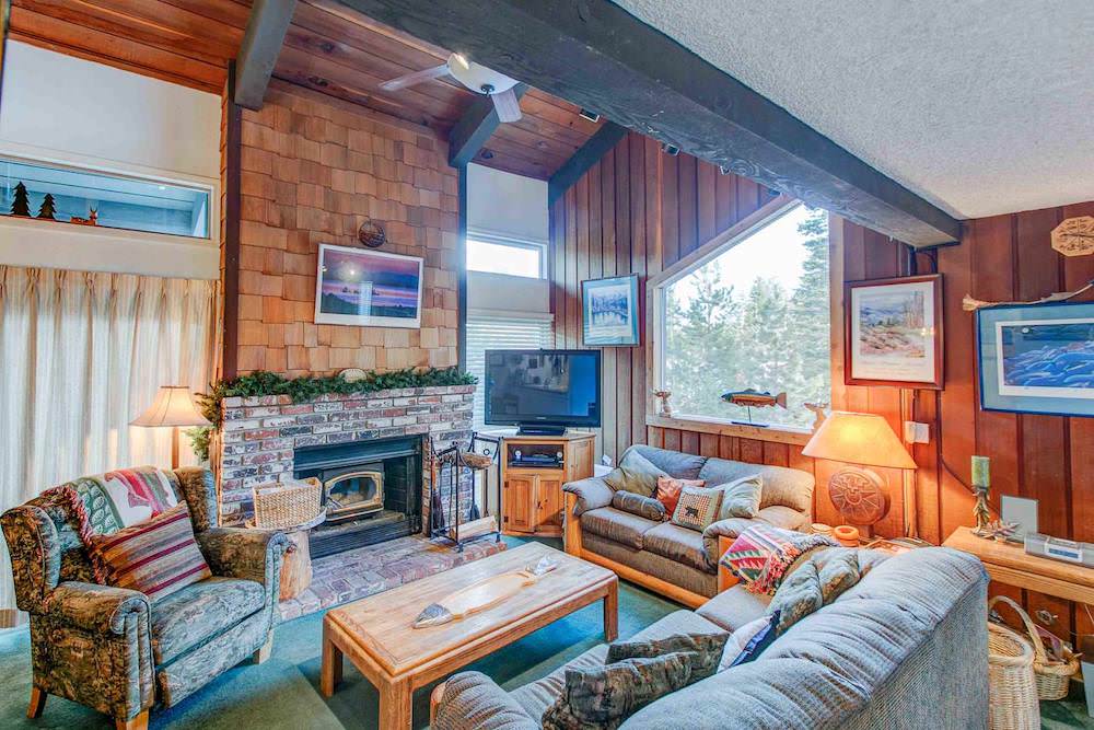 Chamonix #093 - Near Skiing, Hiking & More!