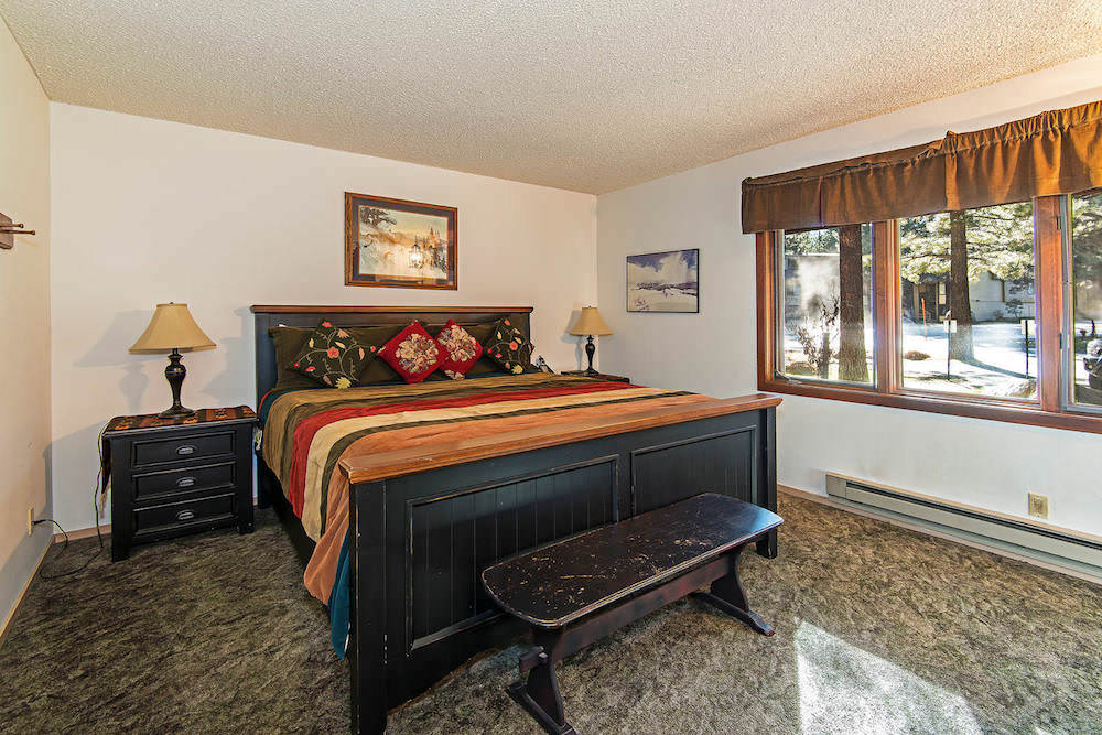 Bedroom 2: Cal King bed