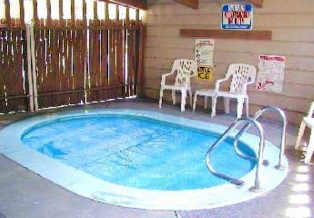 Mountain Shadows #F02 - Near Shuttle & Shopping! 5