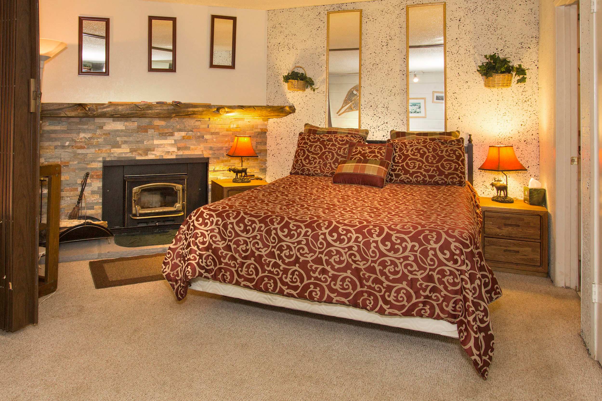 Mountain Shadows #F02 - Near Shuttle & Shopping! 6