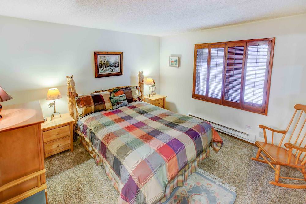 Bedroom 1: Queen bed