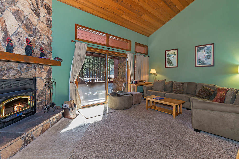 Winterset #18 Shared Pool & Near Skiing!