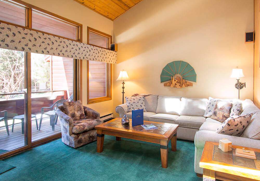 Winterset Condo Near Shuttle & Year-Round Fun!