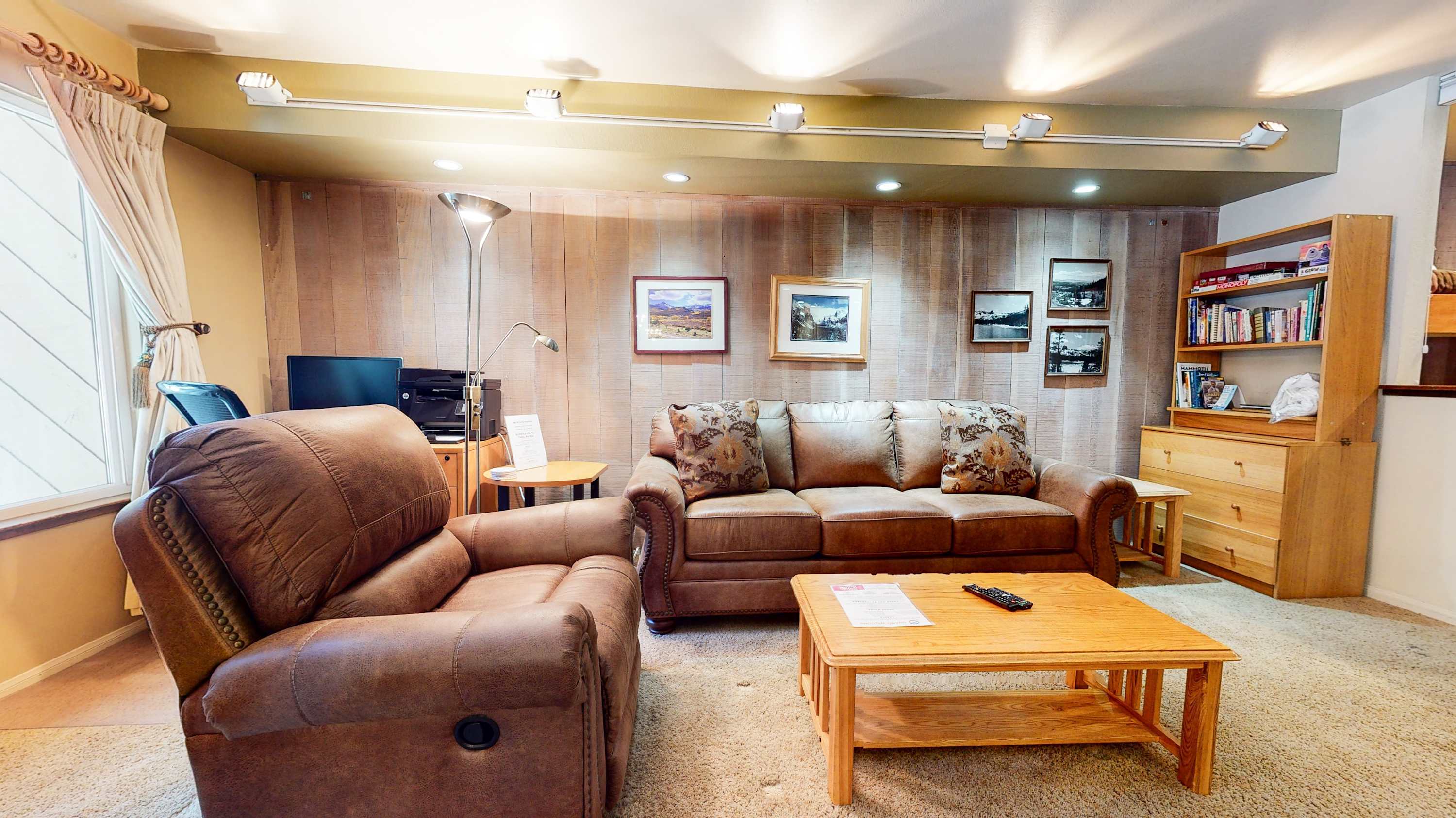 Horizons Communal Sauna & Hot Tub!