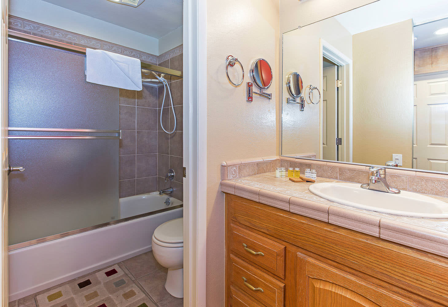 Horizons Communal Sauna & Hot Tub! 7