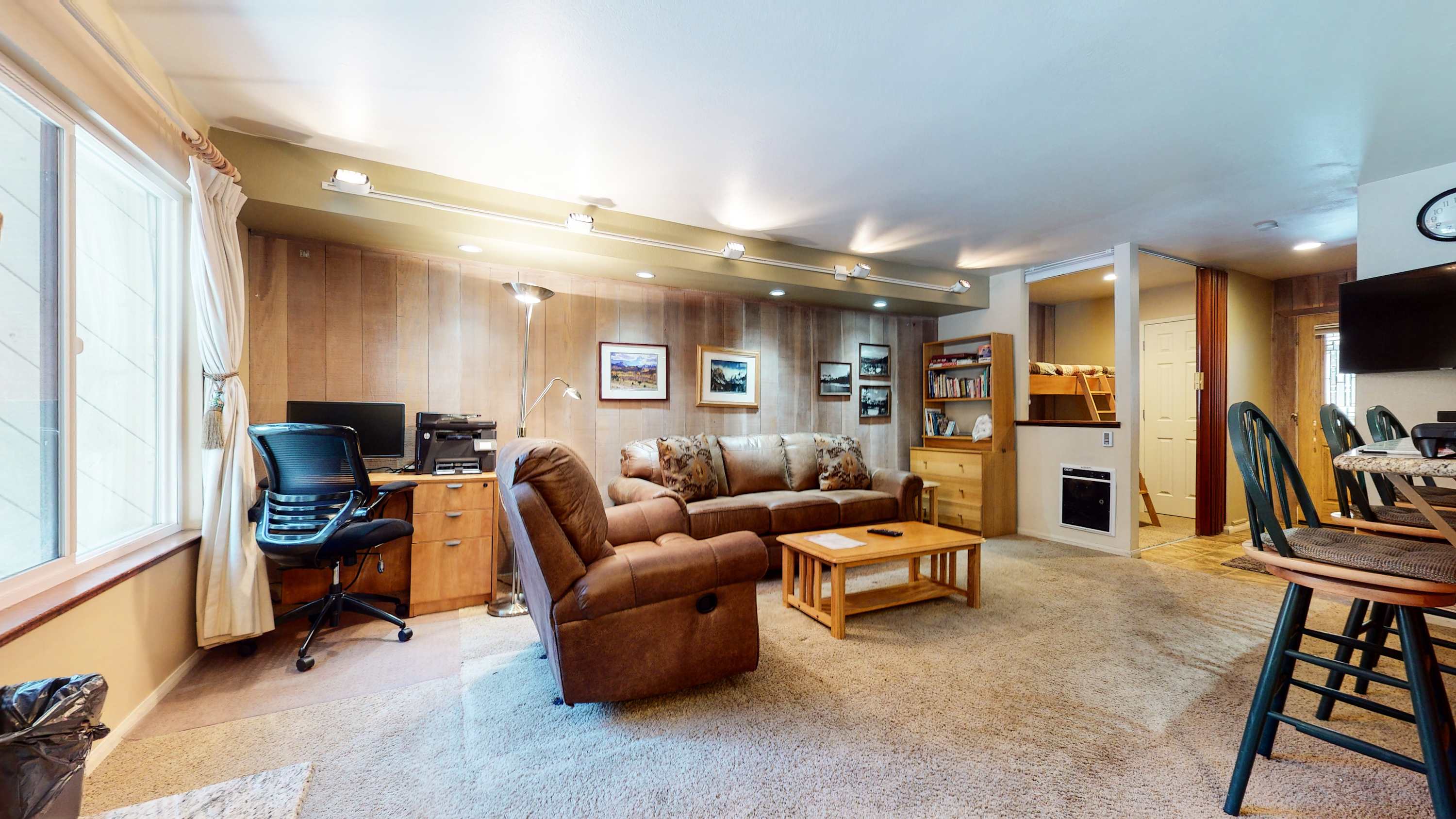 Horizons Communal Sauna & Hot Tub! 5