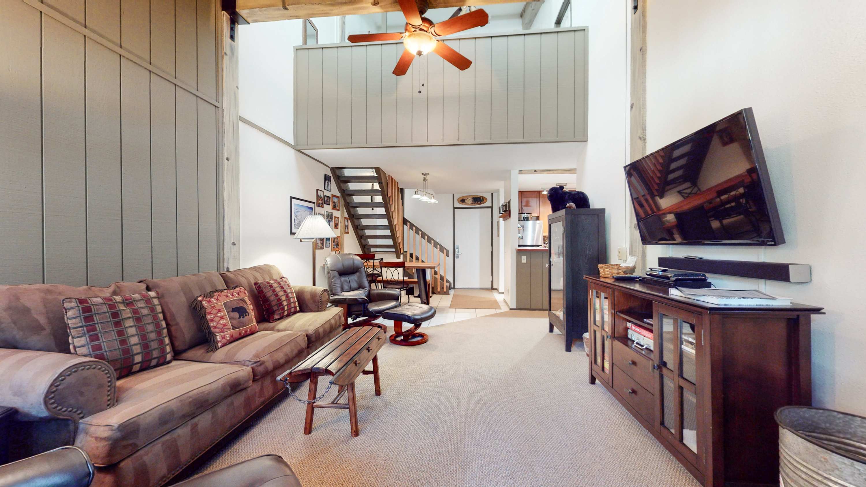 Escape to The Summit Pool & HT Next Door 3