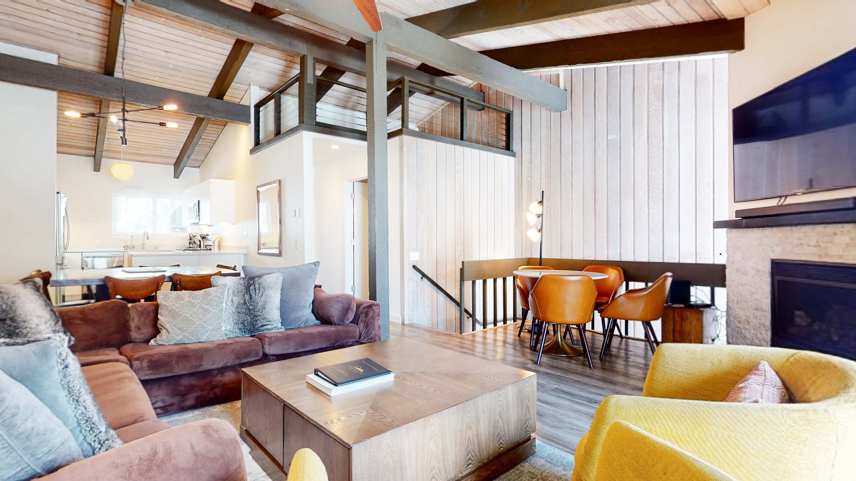 Mid Century Modern Cabin #212 - Walk to Village 4