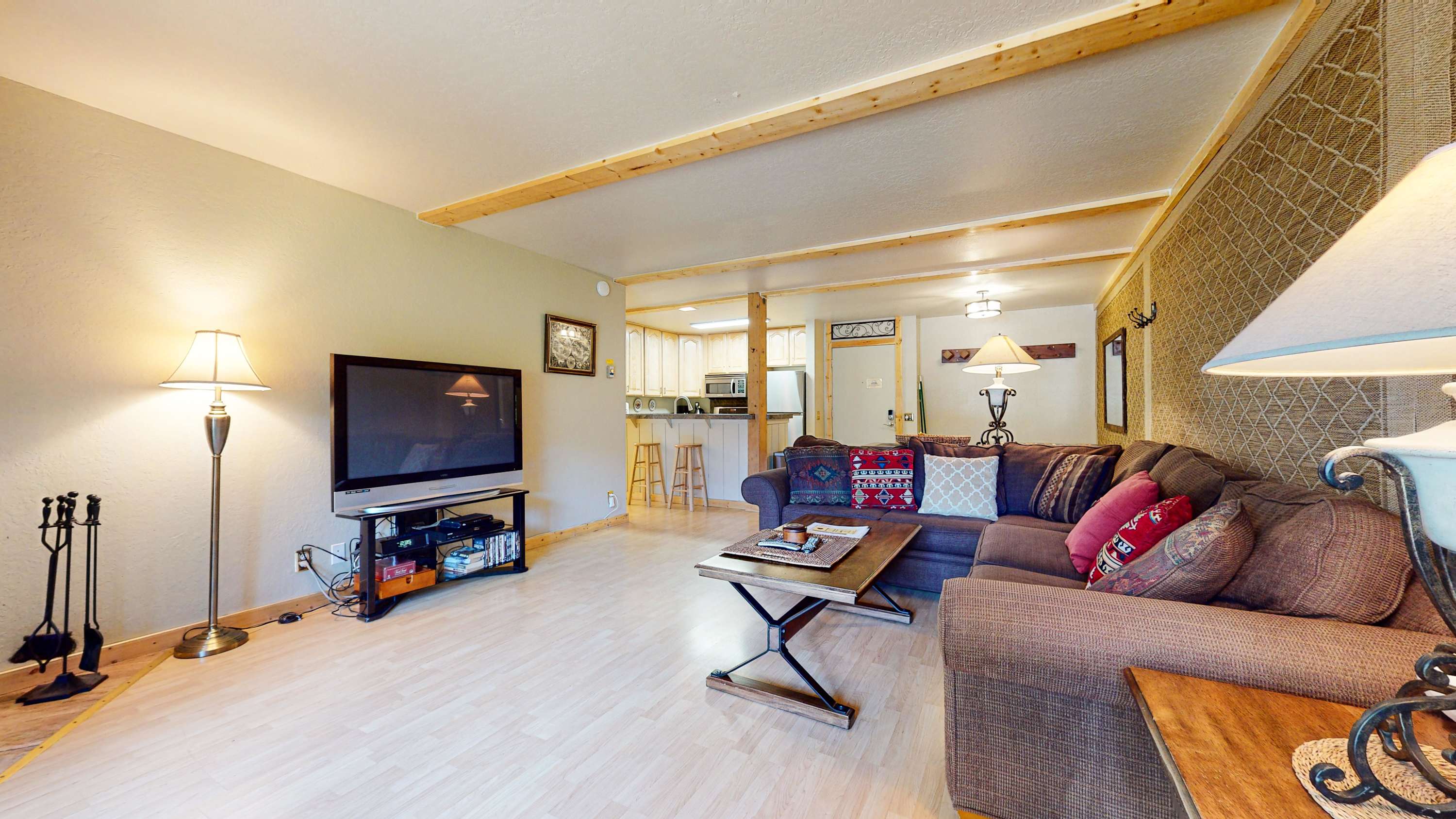 Summit Cozy Condo Getaway! 7