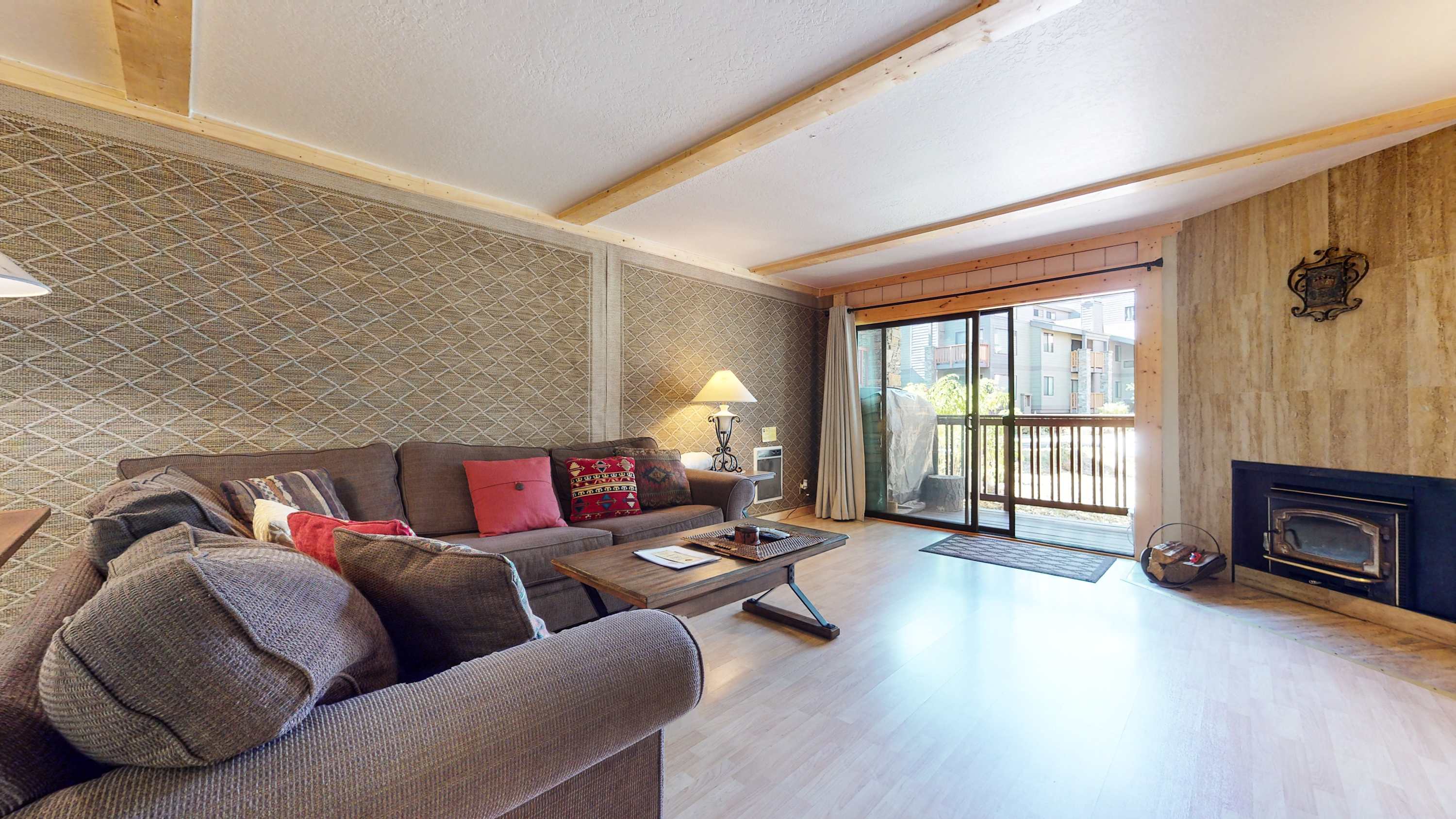 Summit Cozy Condo Getaway! 6