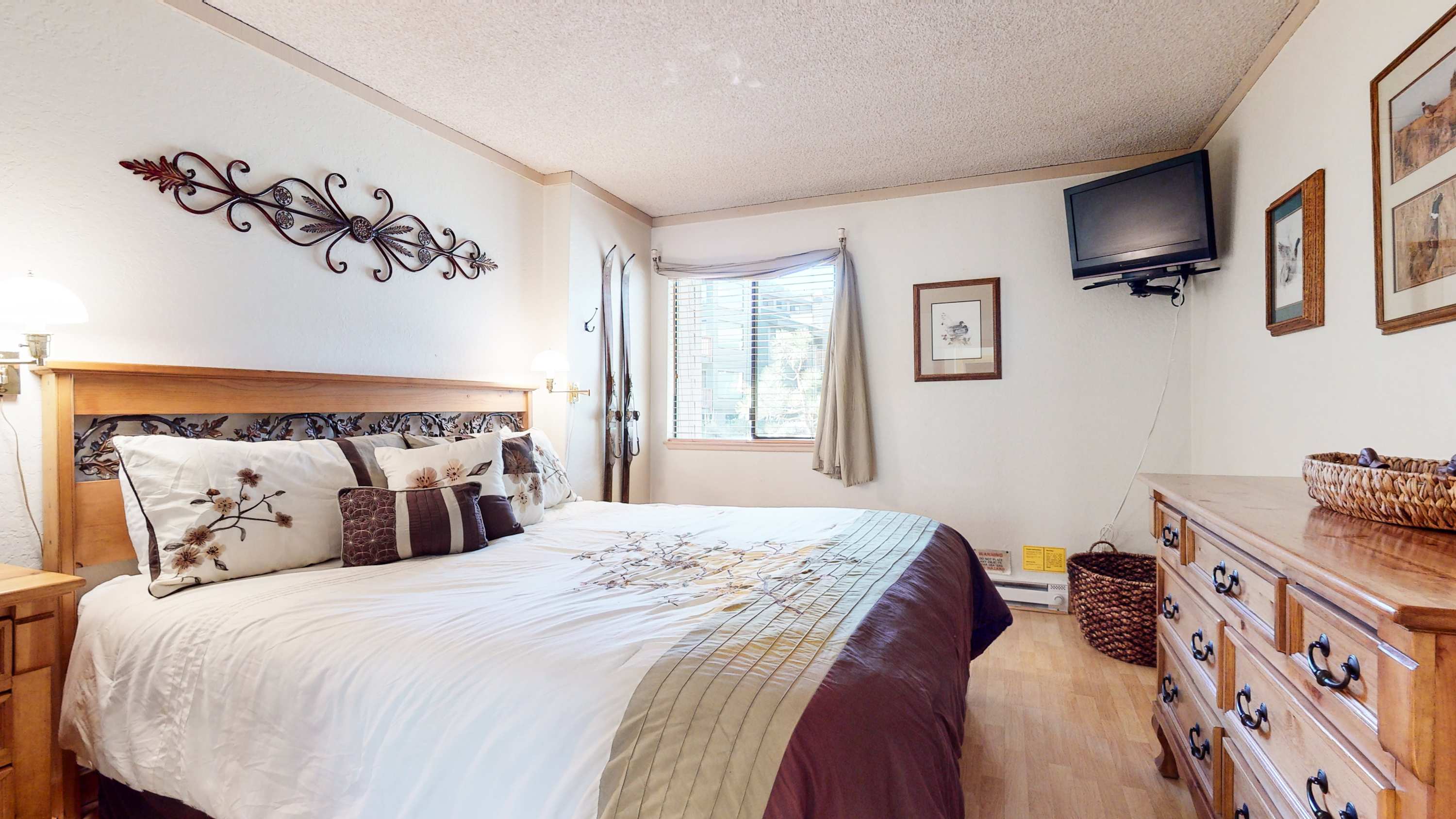 Summit Cozy Condo Getaway!