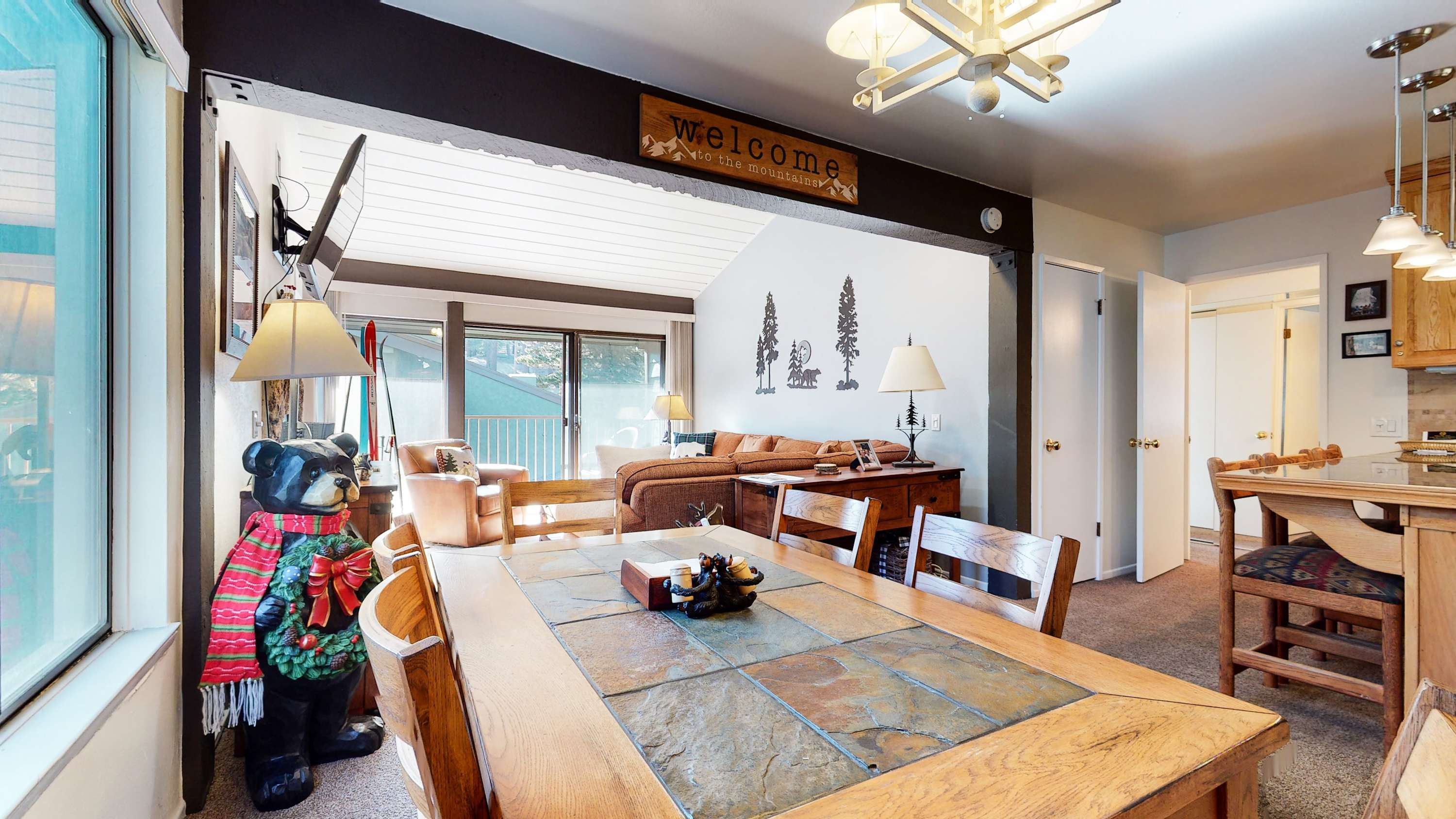 Living room with cable TV and gas fireplace