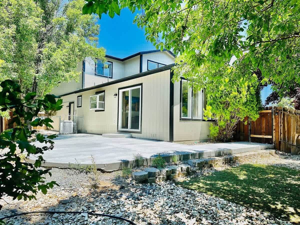 3Bedroom/2.5Bath/Pets OK/Sleeps11 — Reno, NV — vacation rental