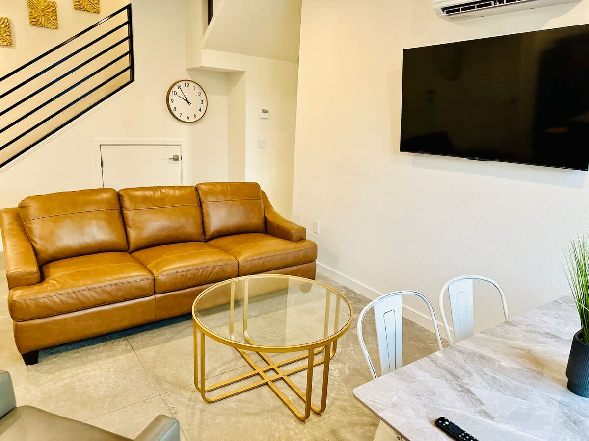 2 Baths/Sleeps7/ Pets Ok — Reno, NV — vacation rental