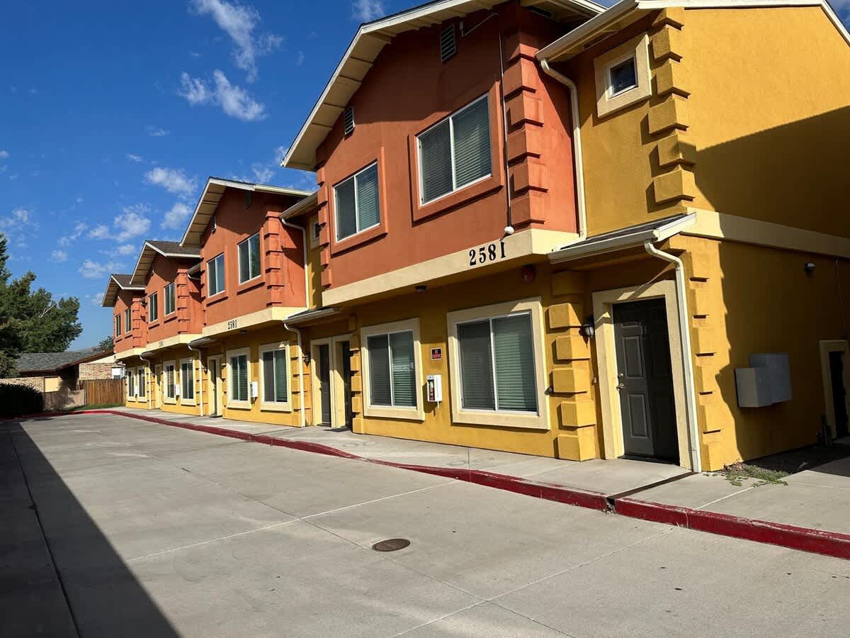 Duplex, 4Bd 4Ba, 6TVs, Sleeps 14 — Reno, NV — vacation rental