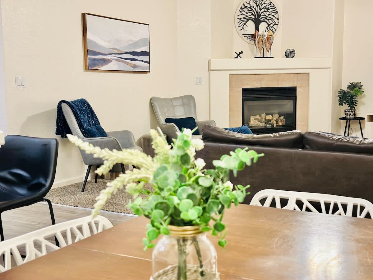 S Reno/5Bedroom/3Bath/Sleeps18 — Reno, NV — vacation rental