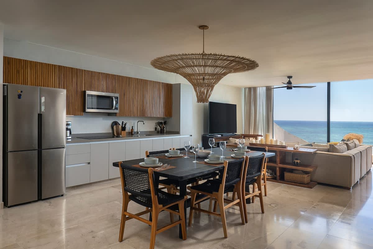 Dining room with spectacular ocean view.