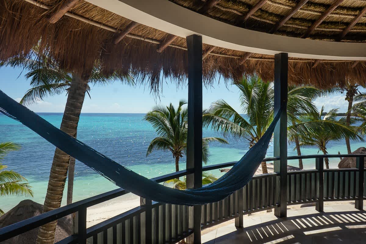 Room #7 Ocean front upper level