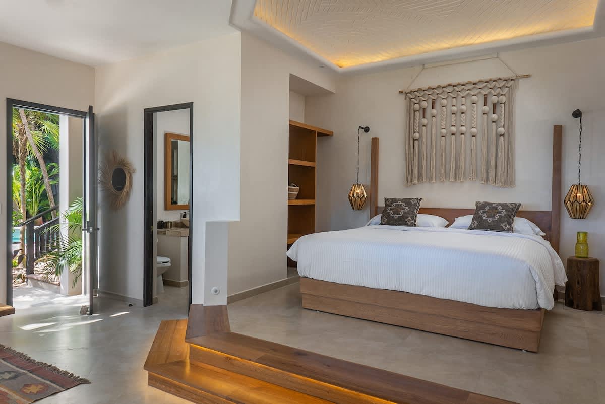 Room #8 Ocean front lower level
