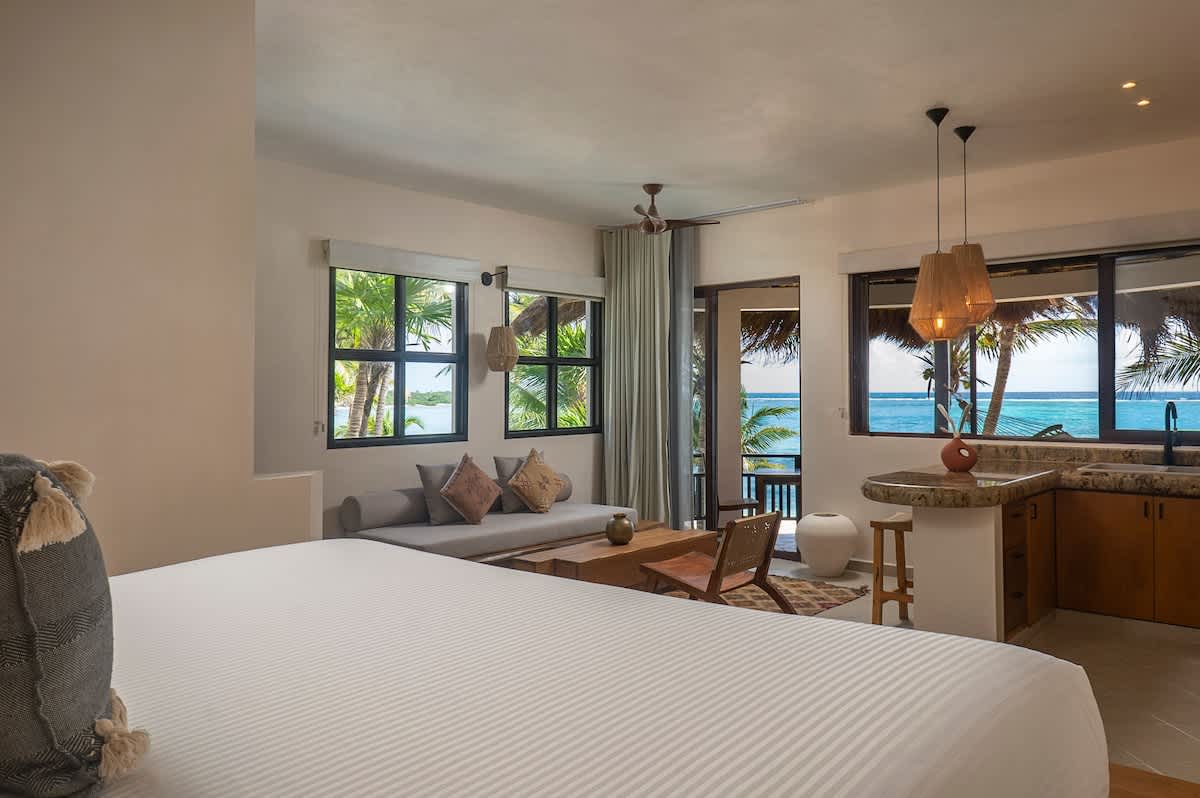 Room #7 Ocean front upper level