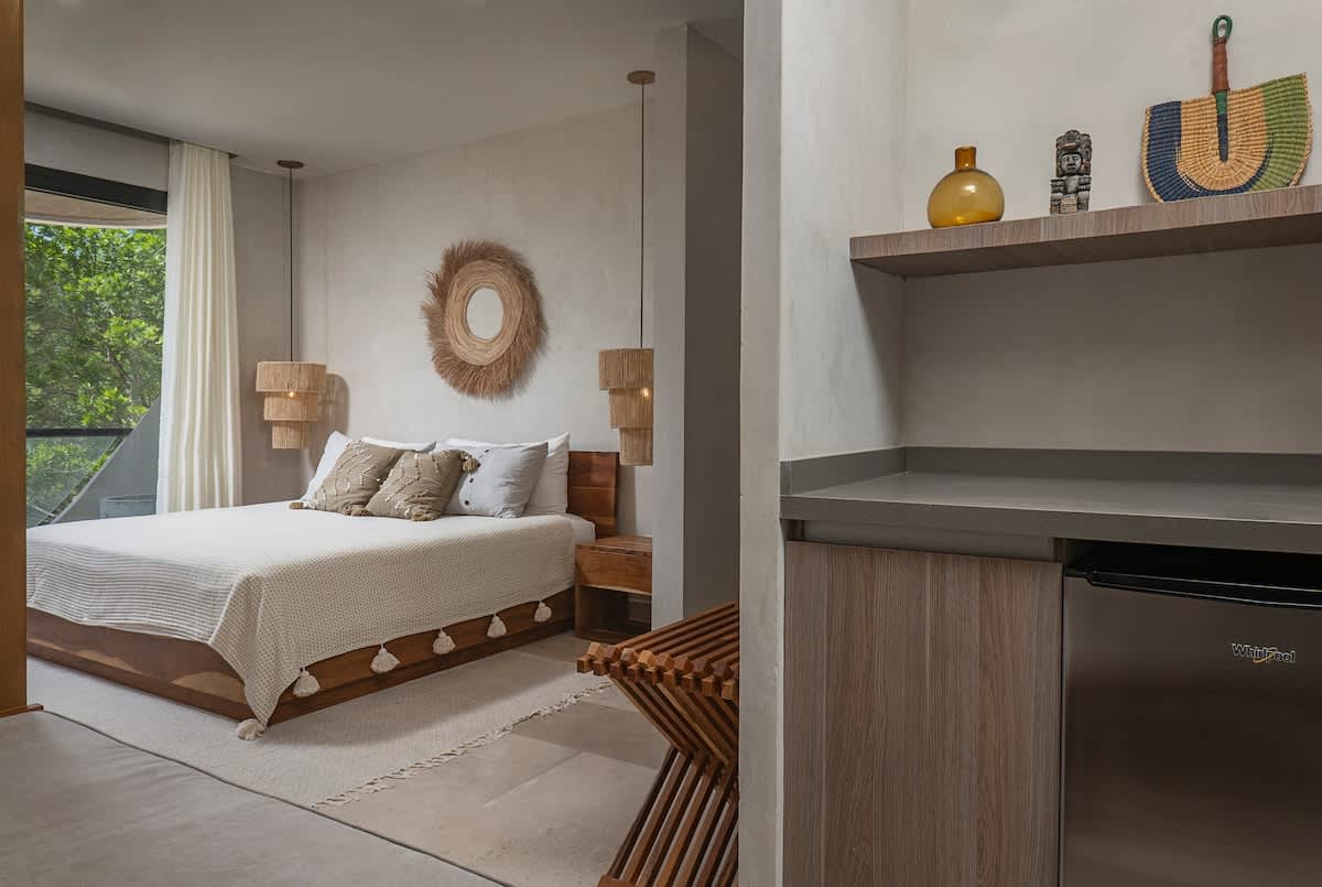 Bedroom 2: King-size bed + Jungle views