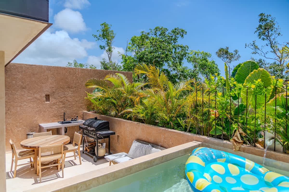Enjoy the Tulum breeze from your private rooftop, ideal for lounging, grilling, and outdoor meals + Plunge pool