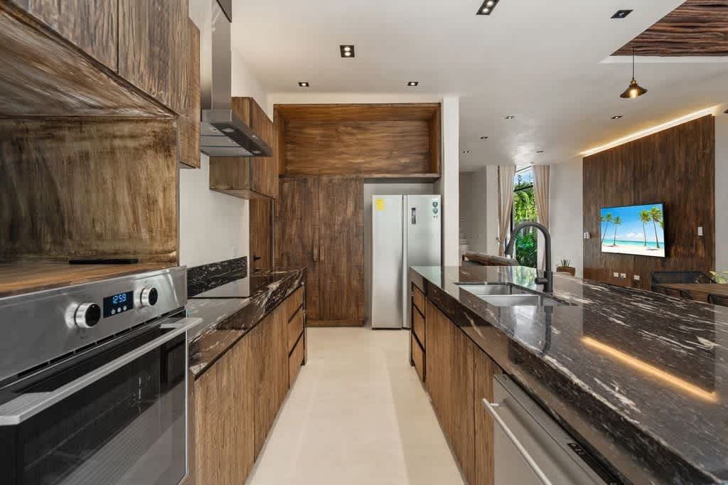 Fully equipped kitchen