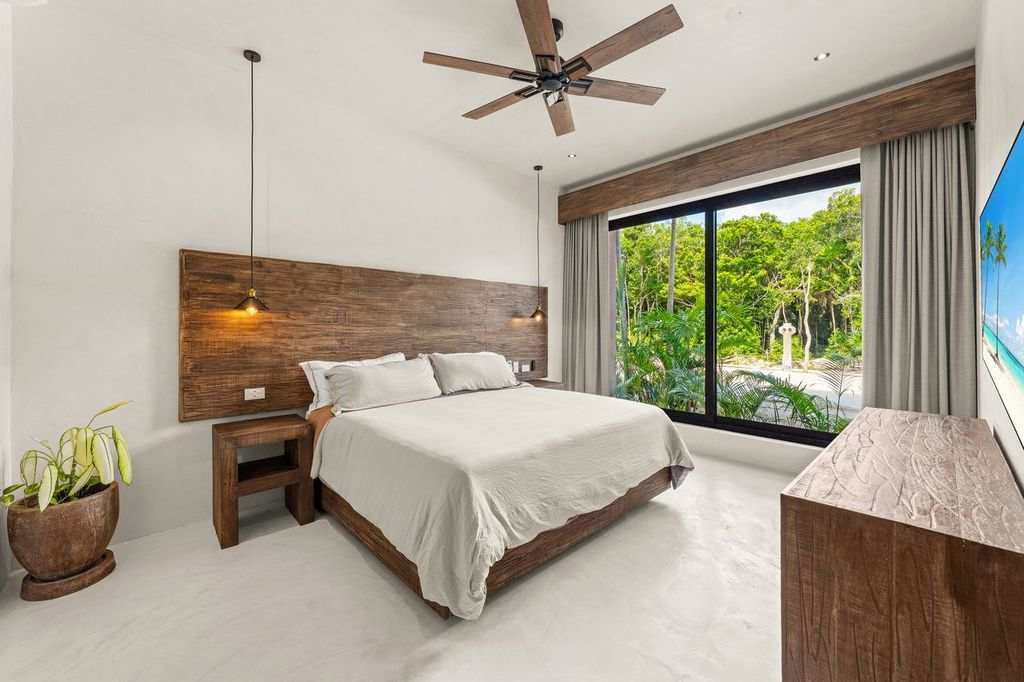 Bedroom #1