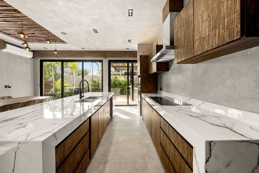 Fully equipped kitchen