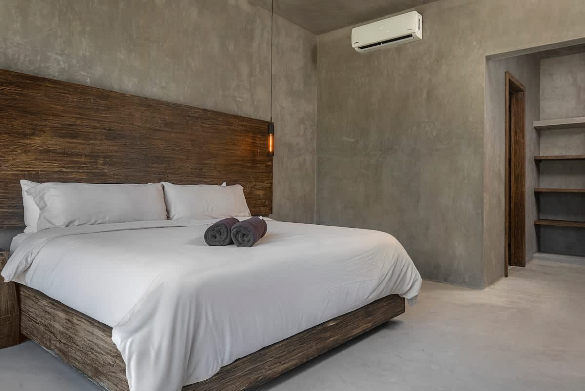 Bedroom #1